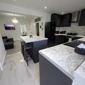 Eastend Apartment London