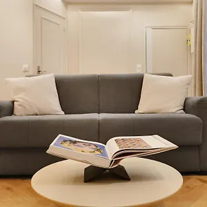 Off Majesti Upper Marais Apartment- Rue Du Faubourg Saint-martin Apartment Paris