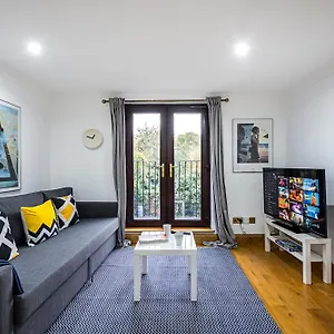 Apartment 2 Bedroom By Av Short Lets Southwark With Free Wifi, London